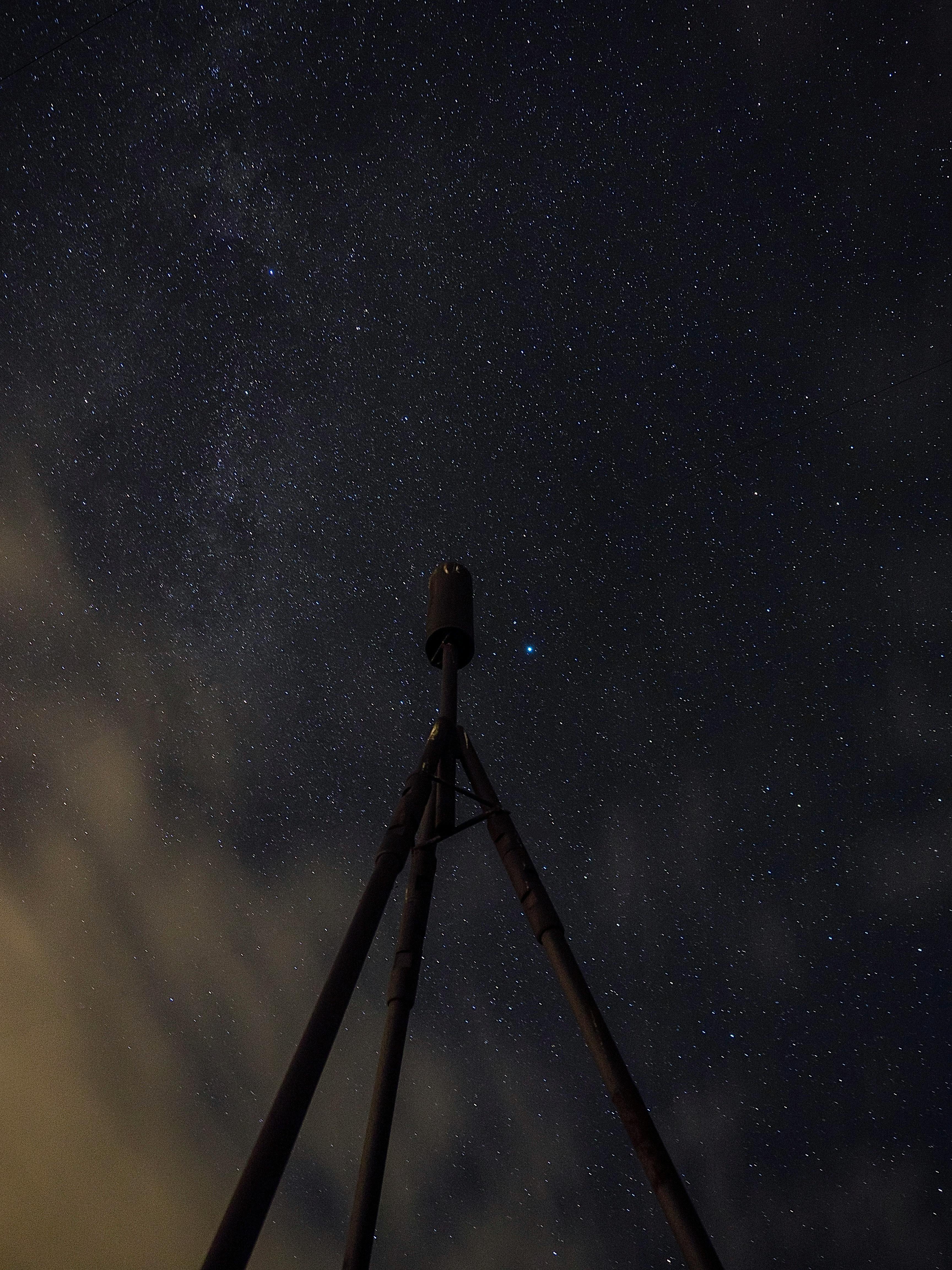 Ciel étoilé avec un téléscope